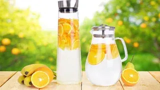 Teáskannák, karafák és kancsók